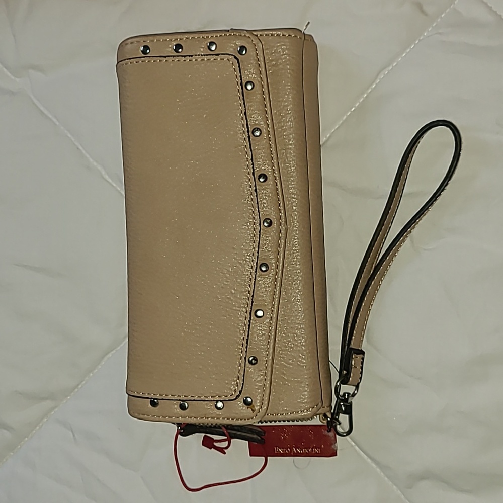 Enzo Angiolini wristlet wallet/purse, Tan, New with tags